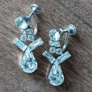 Vintage Jay Flex sterling rhinestone earrings unpierced